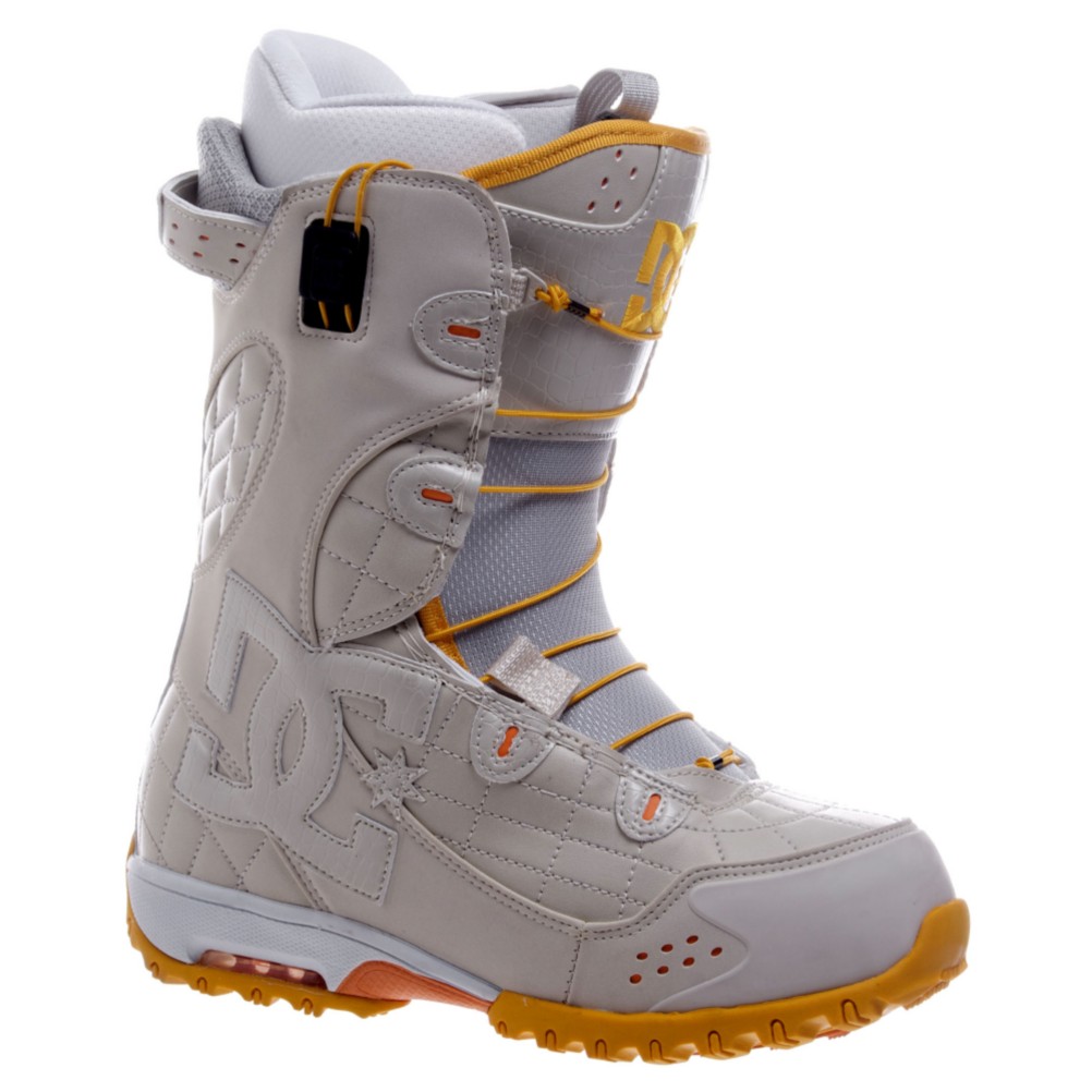 DC Graphix Womens Snowboard Boots 2009
